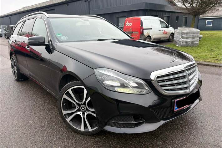 Sort Mercedes E200 fra 2014