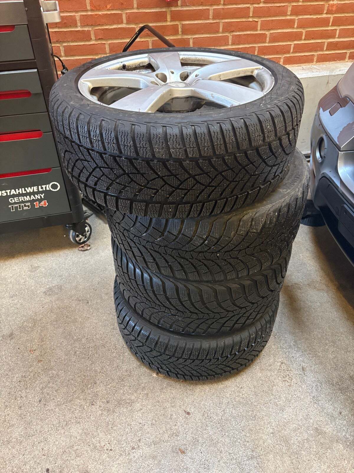 Sort Mercedes E200 fra 2014