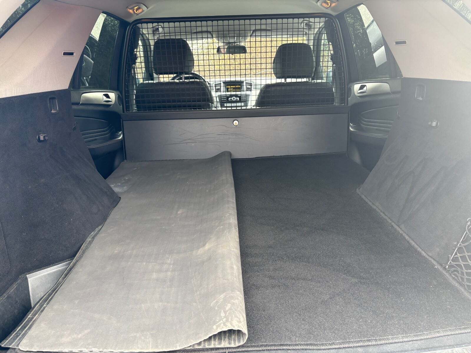 Sort Mercedes ML350 fra 2013