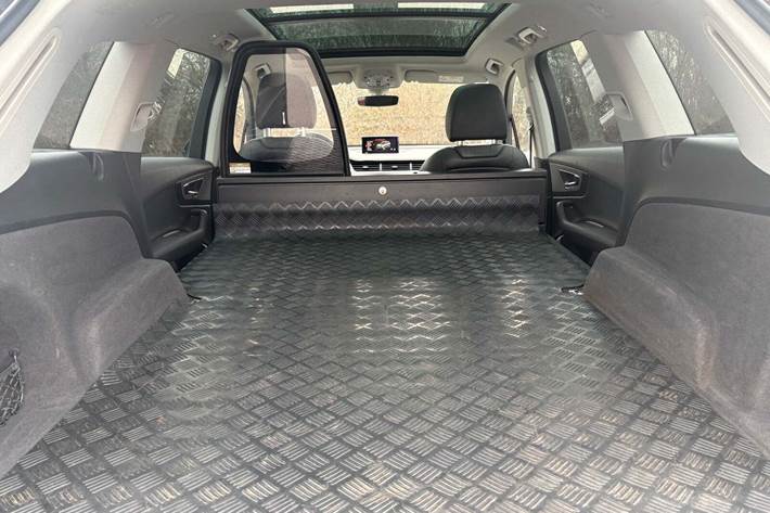 Grå Audi Q7 fra 2016