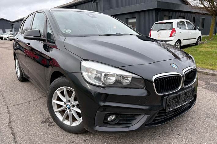 Sort BMW 218d fra 2016