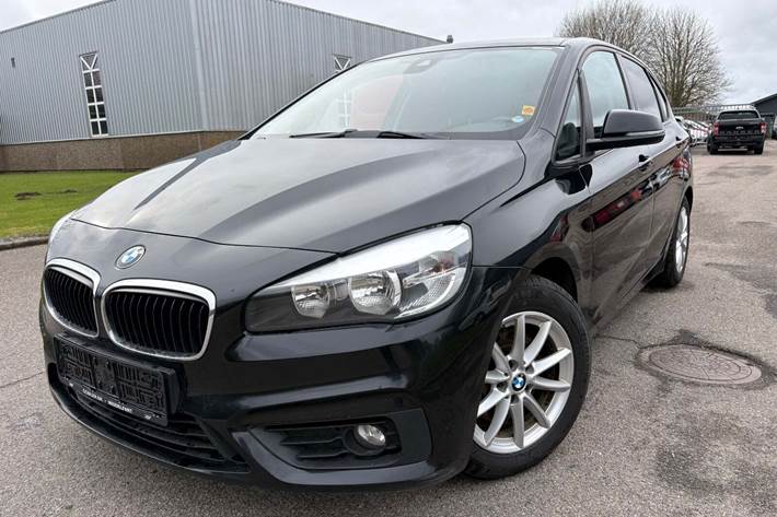 Sort BMW 218d fra 2016