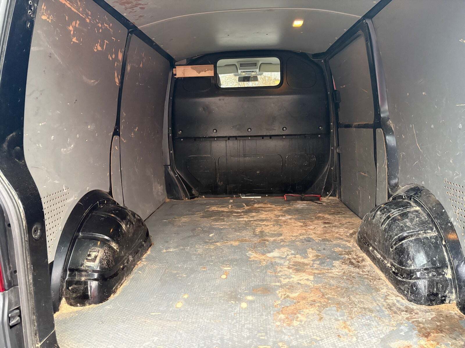 Sort VW Transporter fra 2014