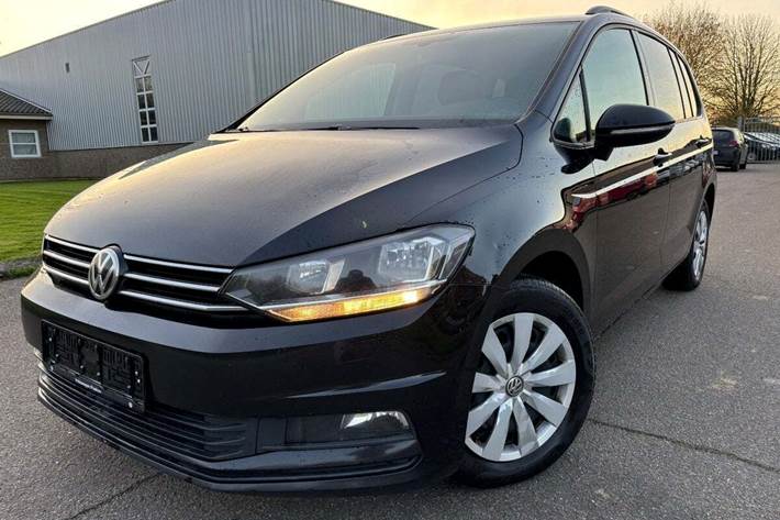 Sort VW Touran fra 2021
