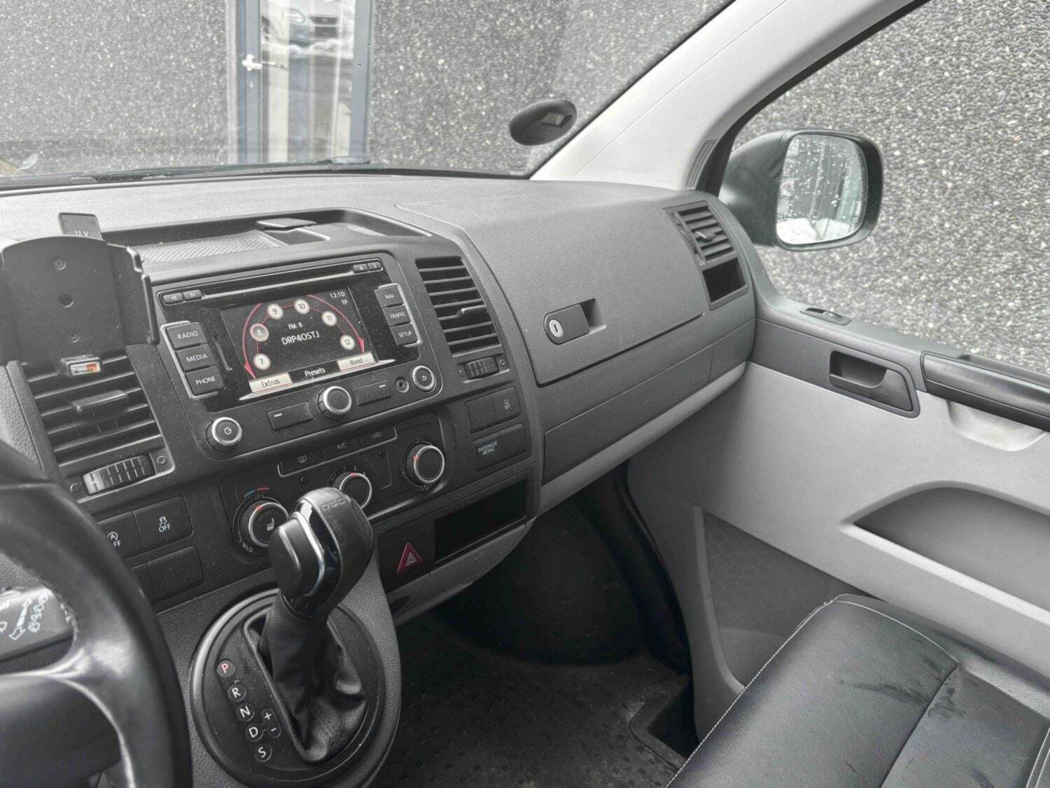 VW Transporter 2,0 TDi 140 Kassevogn DSG lang