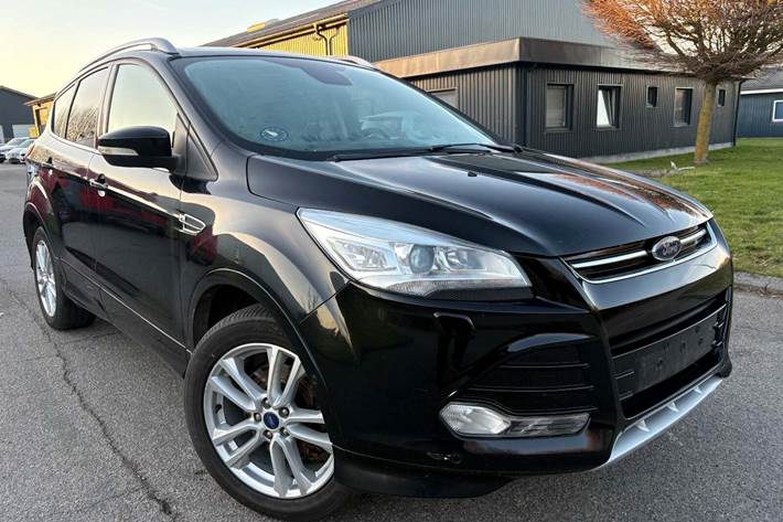 Sort Ford Kuga fra 2017