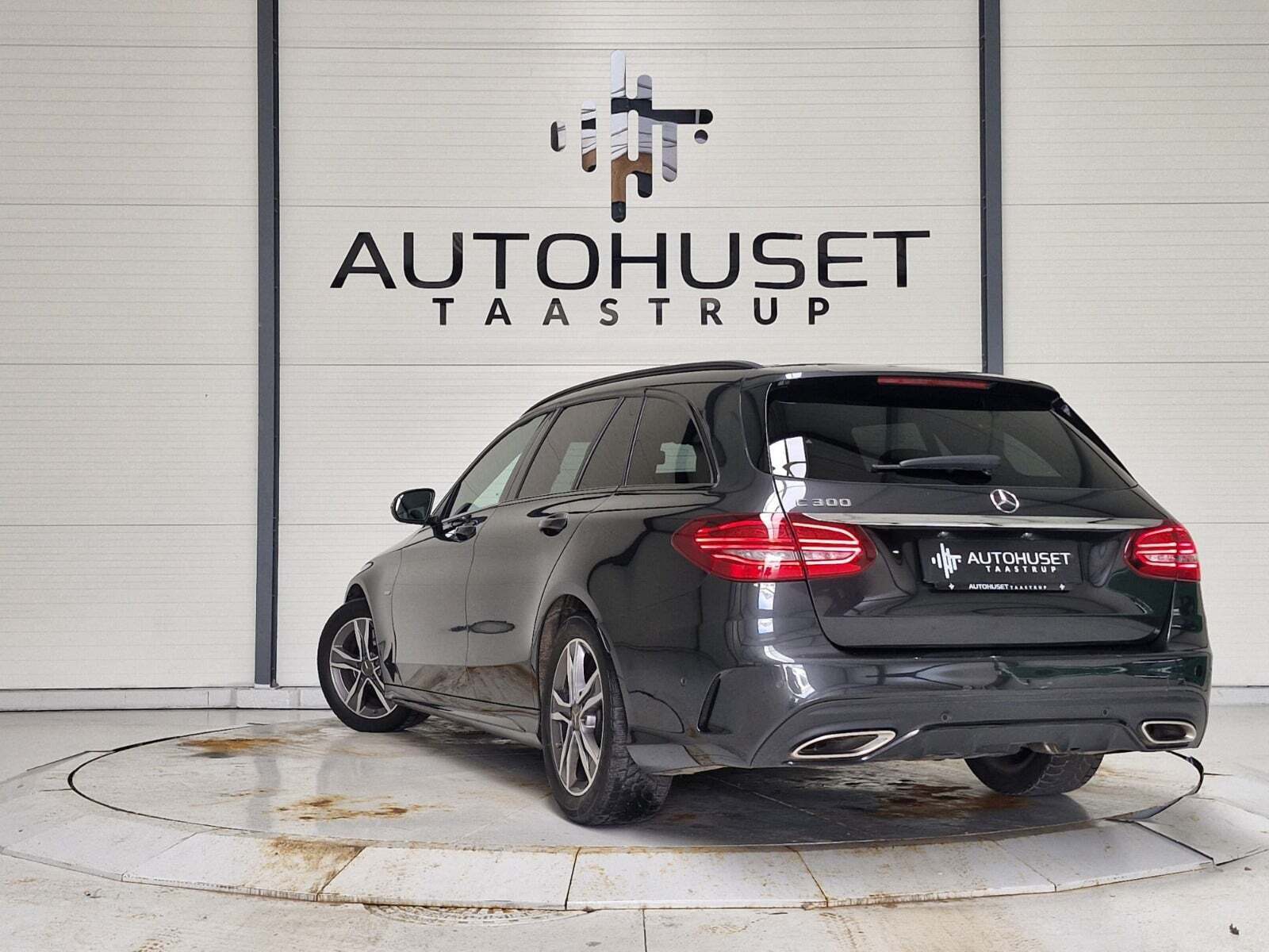 Mercedes C300 2,0 AMG Line Night Edition stc. aut.