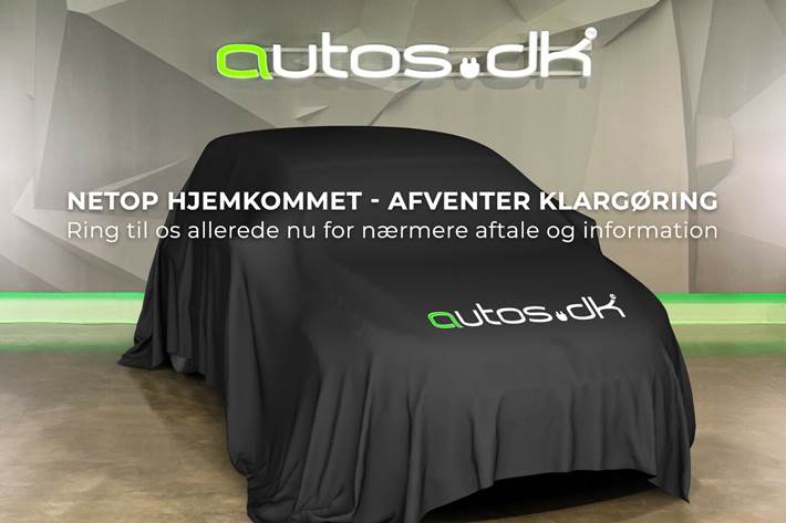 Grå Volvo XC40 fra 2023