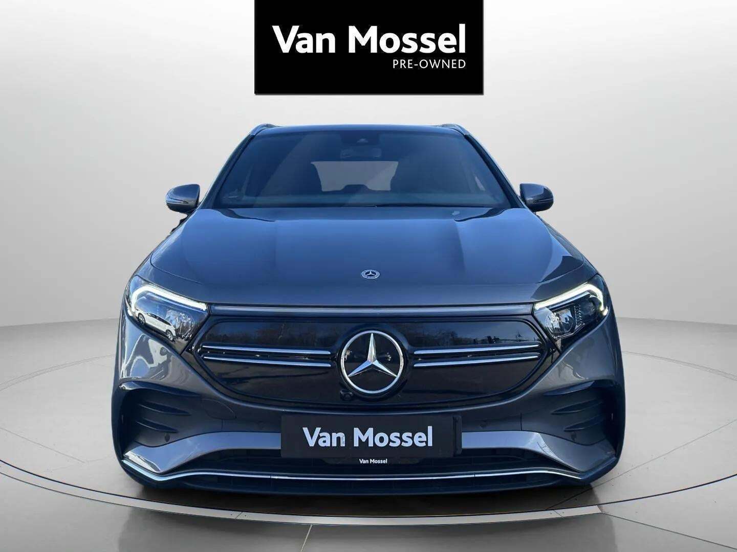 Grå Mercedes EQA250 fra 2023