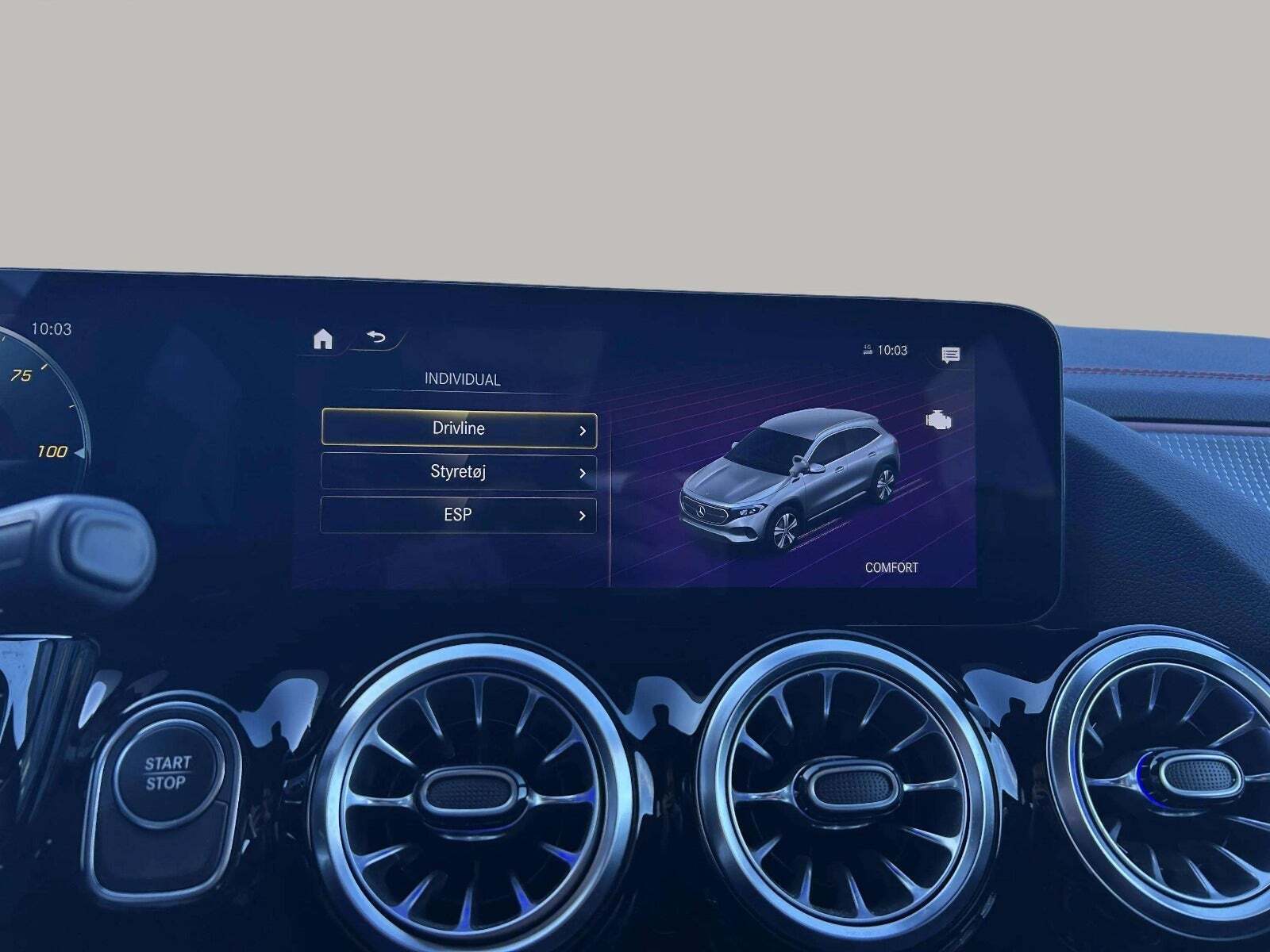 Grå Mercedes EQA250 fra 2023