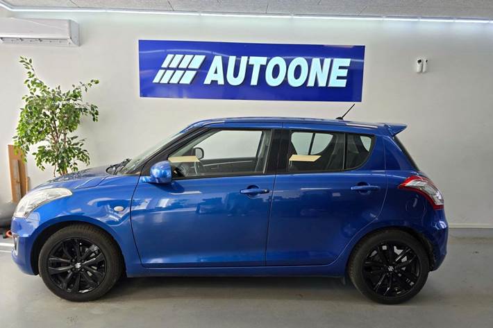 Blå Suzuki Swift fra 2016