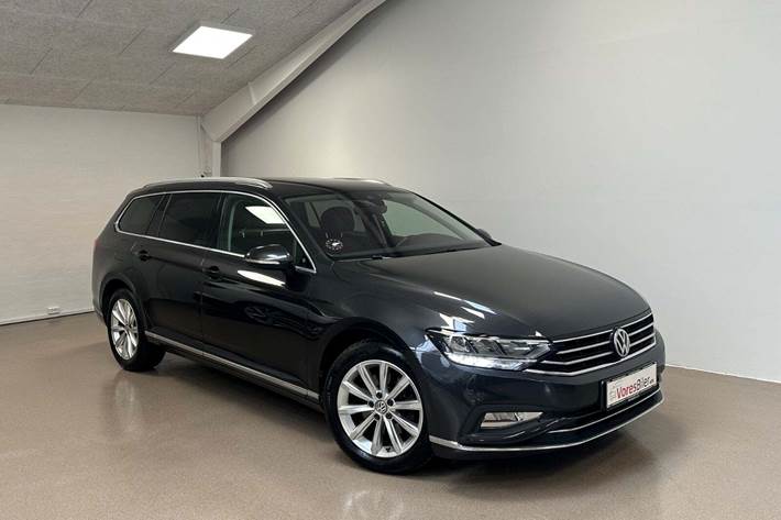 Grå VW Passat fra 2020