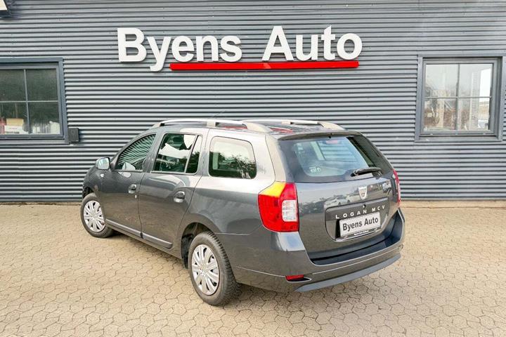 Grå Dacia Logan fra 2016