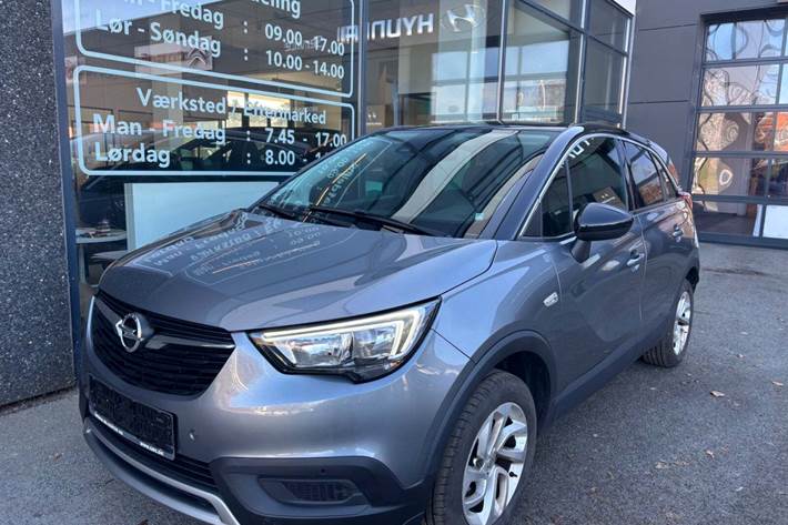 Grå Opel Crossland X fra 2019