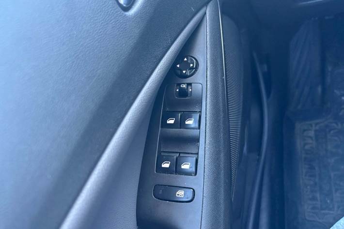 Grå Opel Crossland X fra 2019