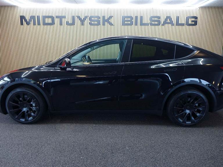 Tesla Model Y Long Range AWD