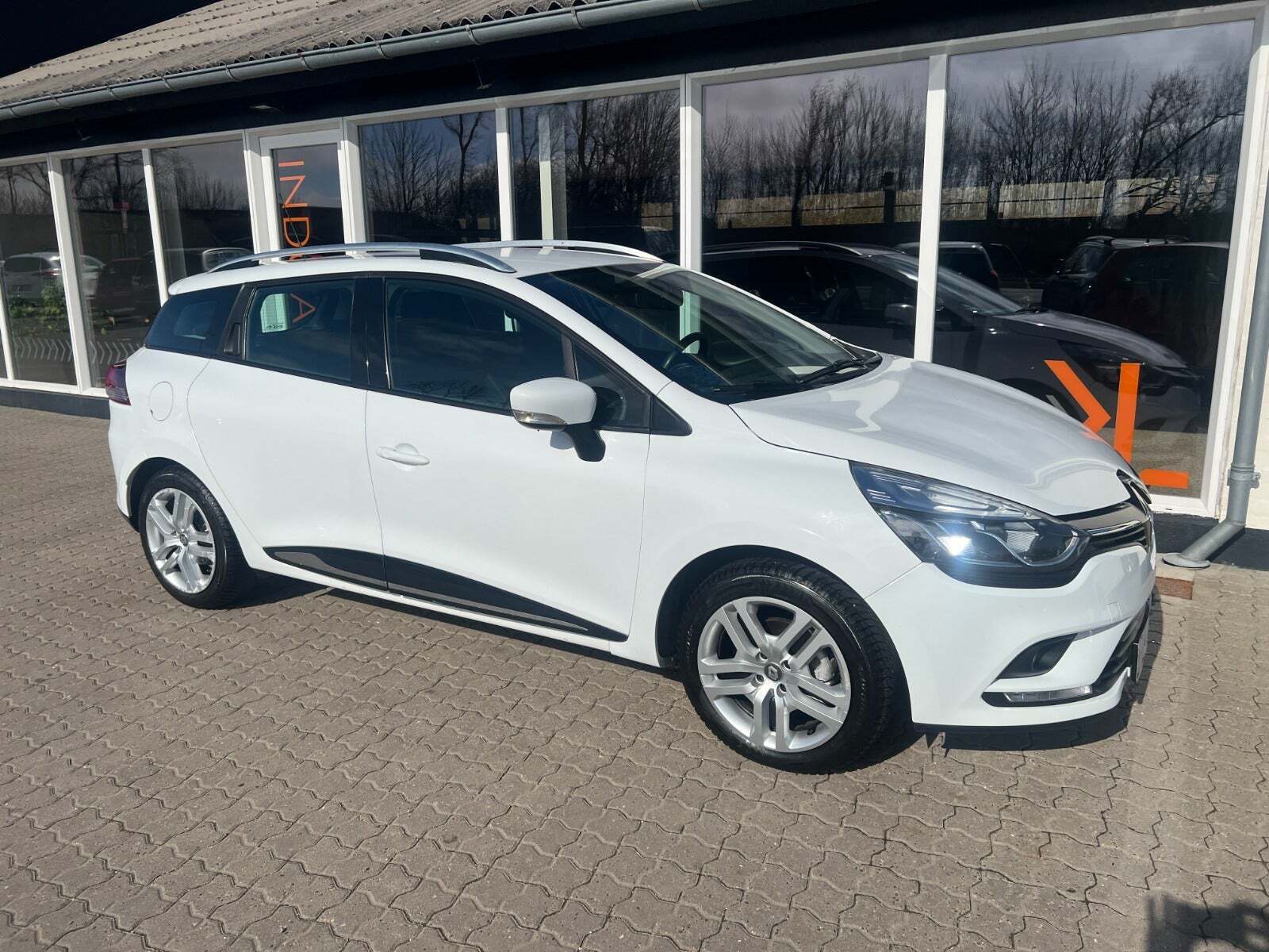 Renault Clio IV 0,9 TCe 90 Expression Sport Tourer