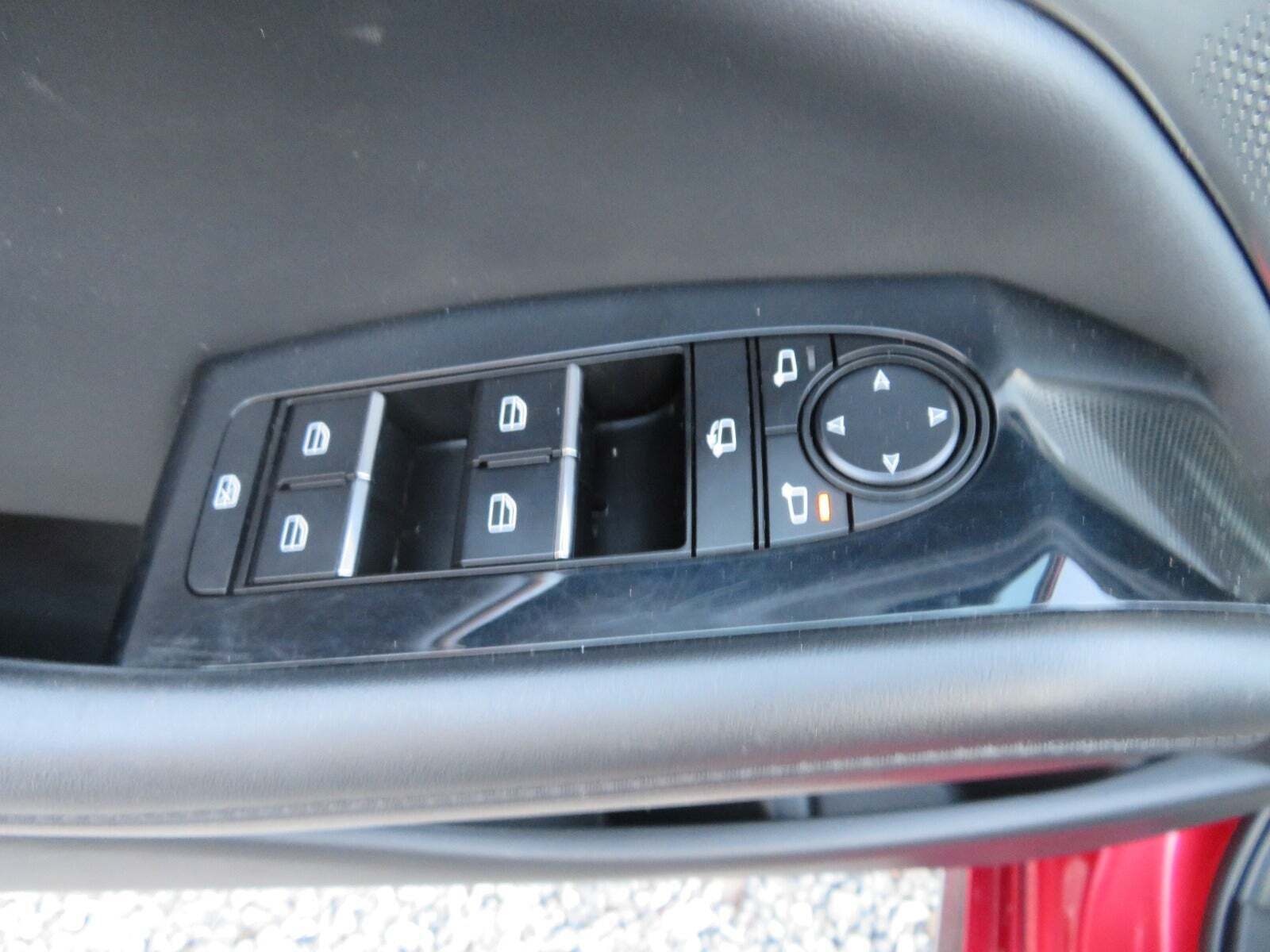 Rød Mazda 3 fra 2019