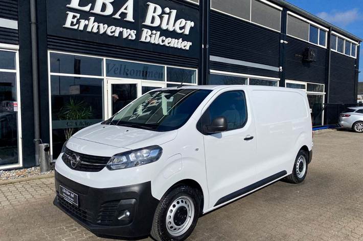 Hvid Opel Vivaro-e fra 2025