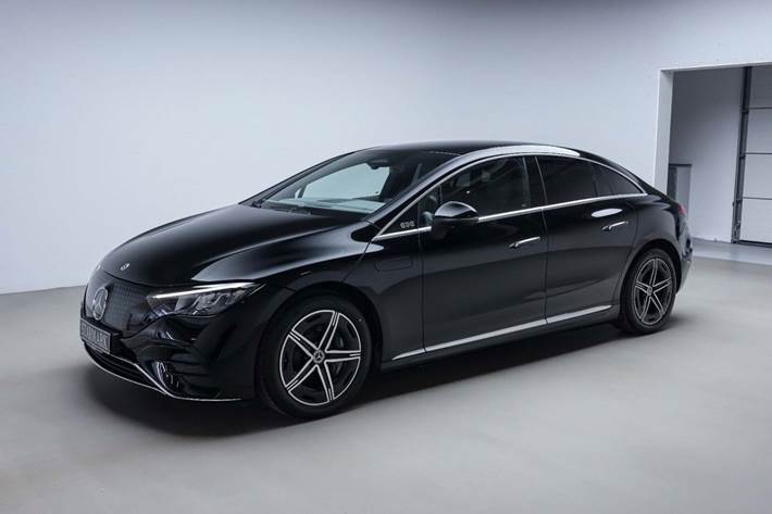 Sort Mercedes EQE350+ fra 2026