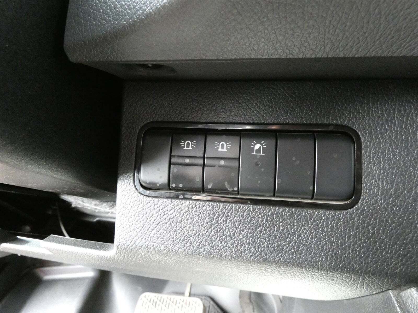 Orange Mercedes Sprinter 316 fra 2020