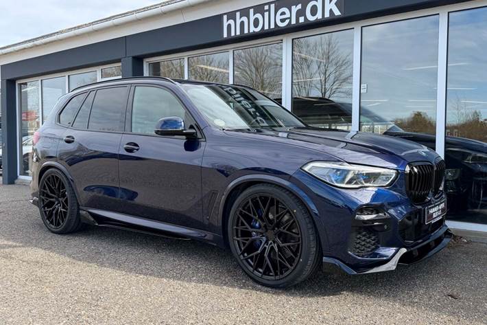 Blå BMW X5 fra 2023