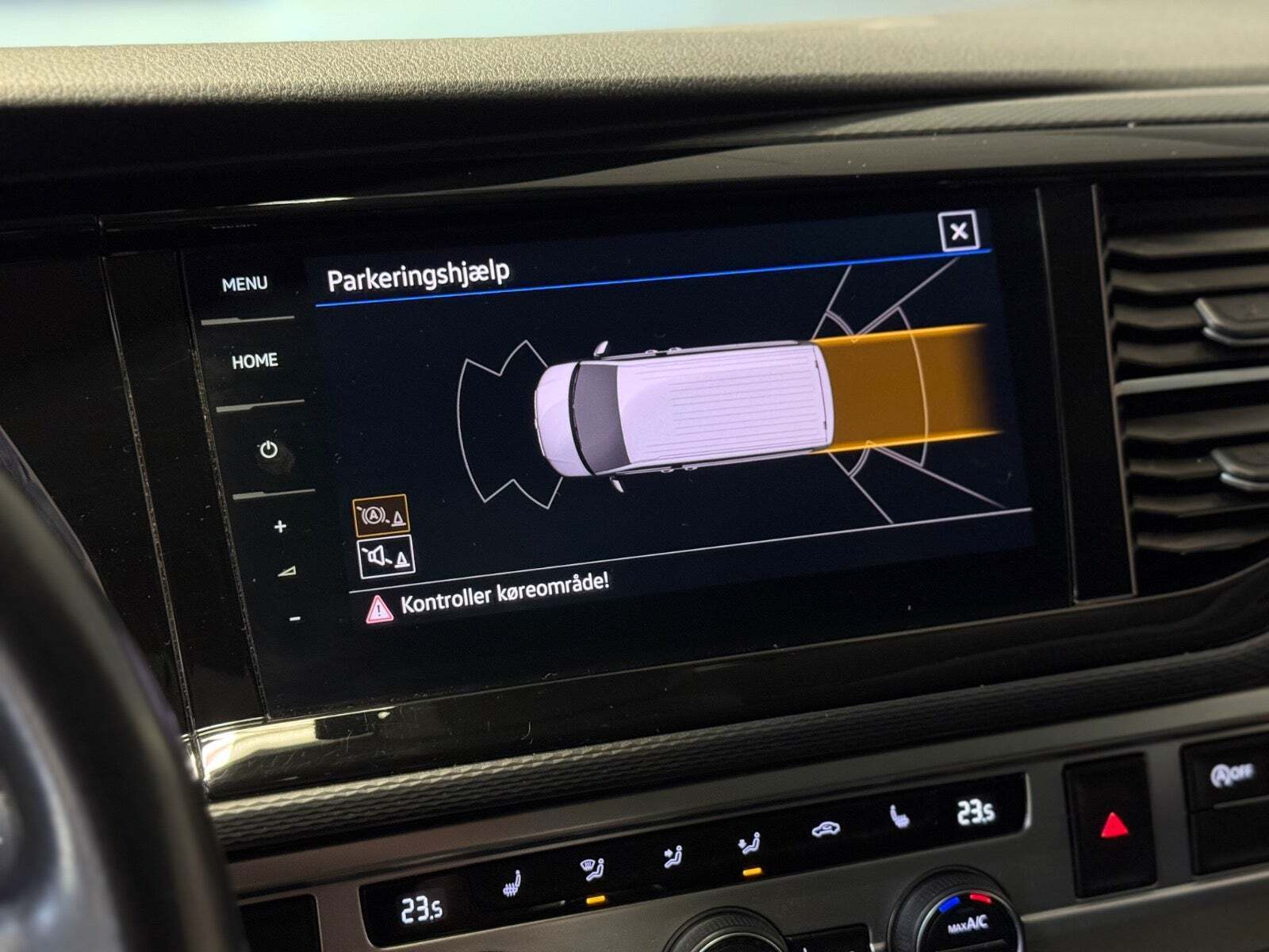 Sort VW Multivan fra 2020