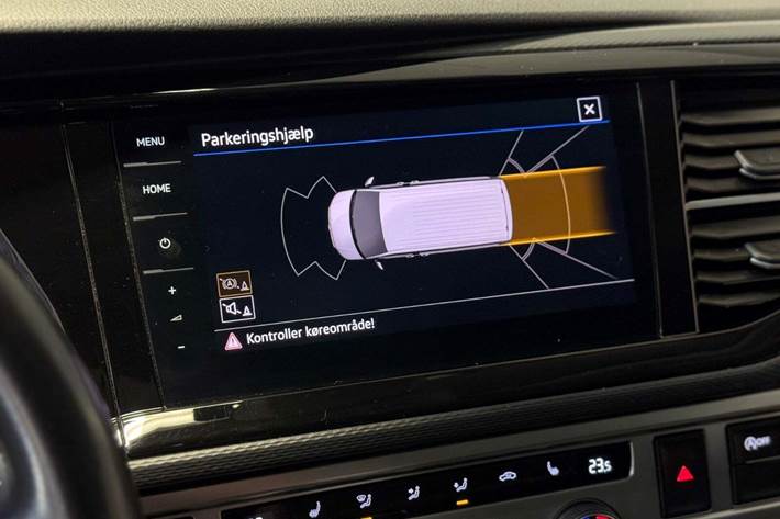 Sort VW Multivan fra 2020