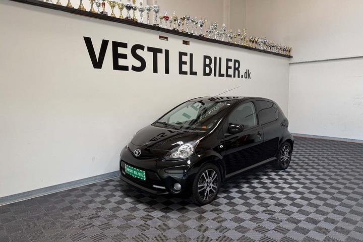Sort Toyota Aygo fra 2012