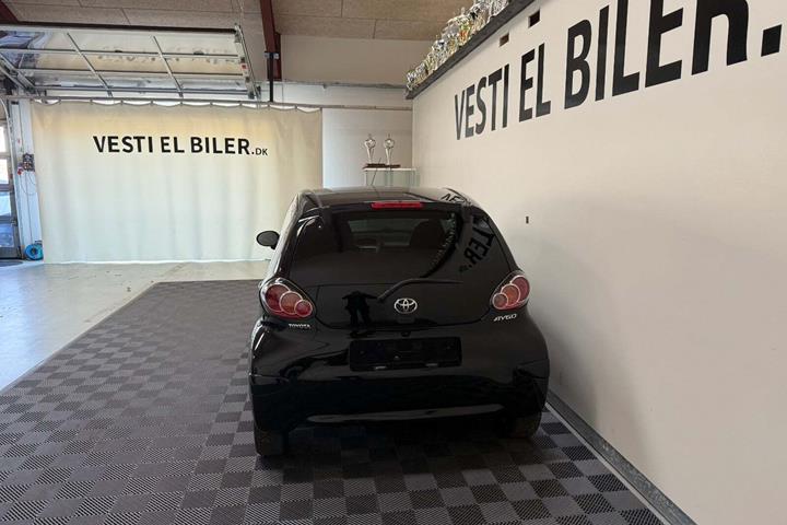 Sort Toyota Aygo fra 2012