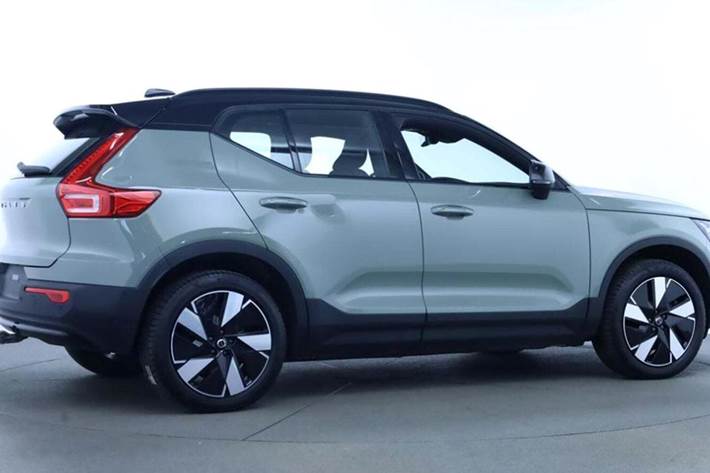 Grøn Volvo EX40 fra 2025