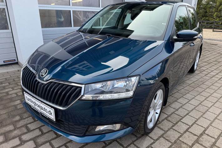 Blå Skoda Fabia fra 2021