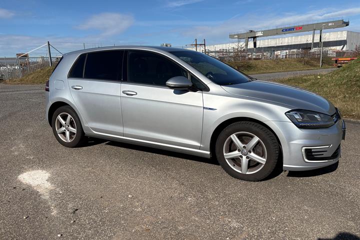 Sølv VW Golf VII fra 2016