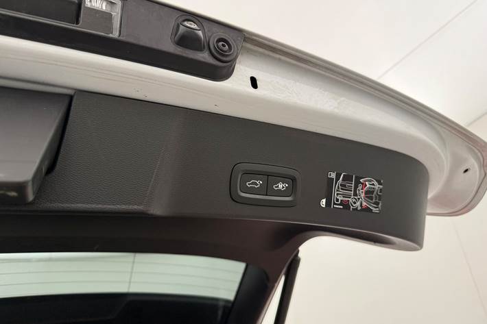 Sølv Volvo XC40 fra 2021