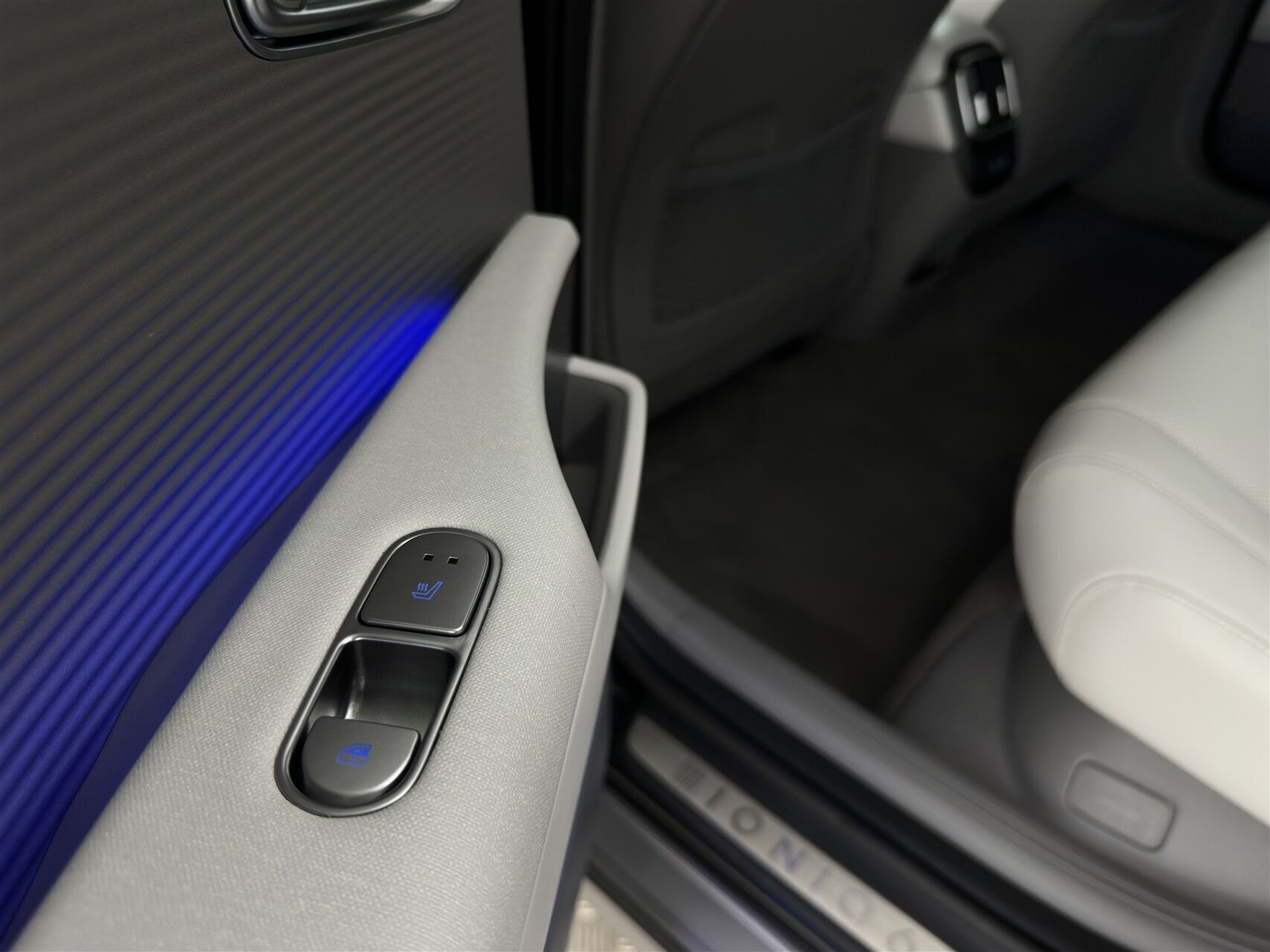 Grå Hyundai Ioniq 6 fra 2023