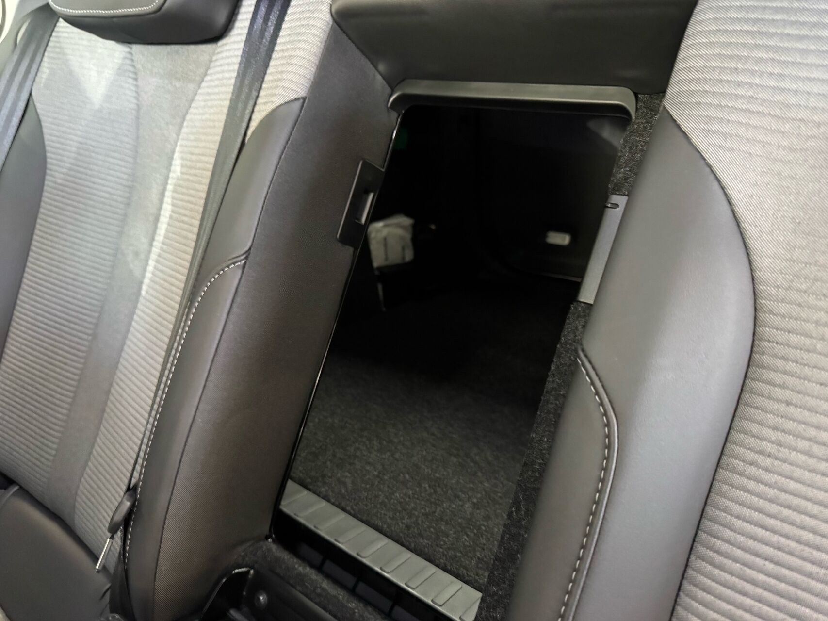 Sølv Skoda Enyaq fra 2024