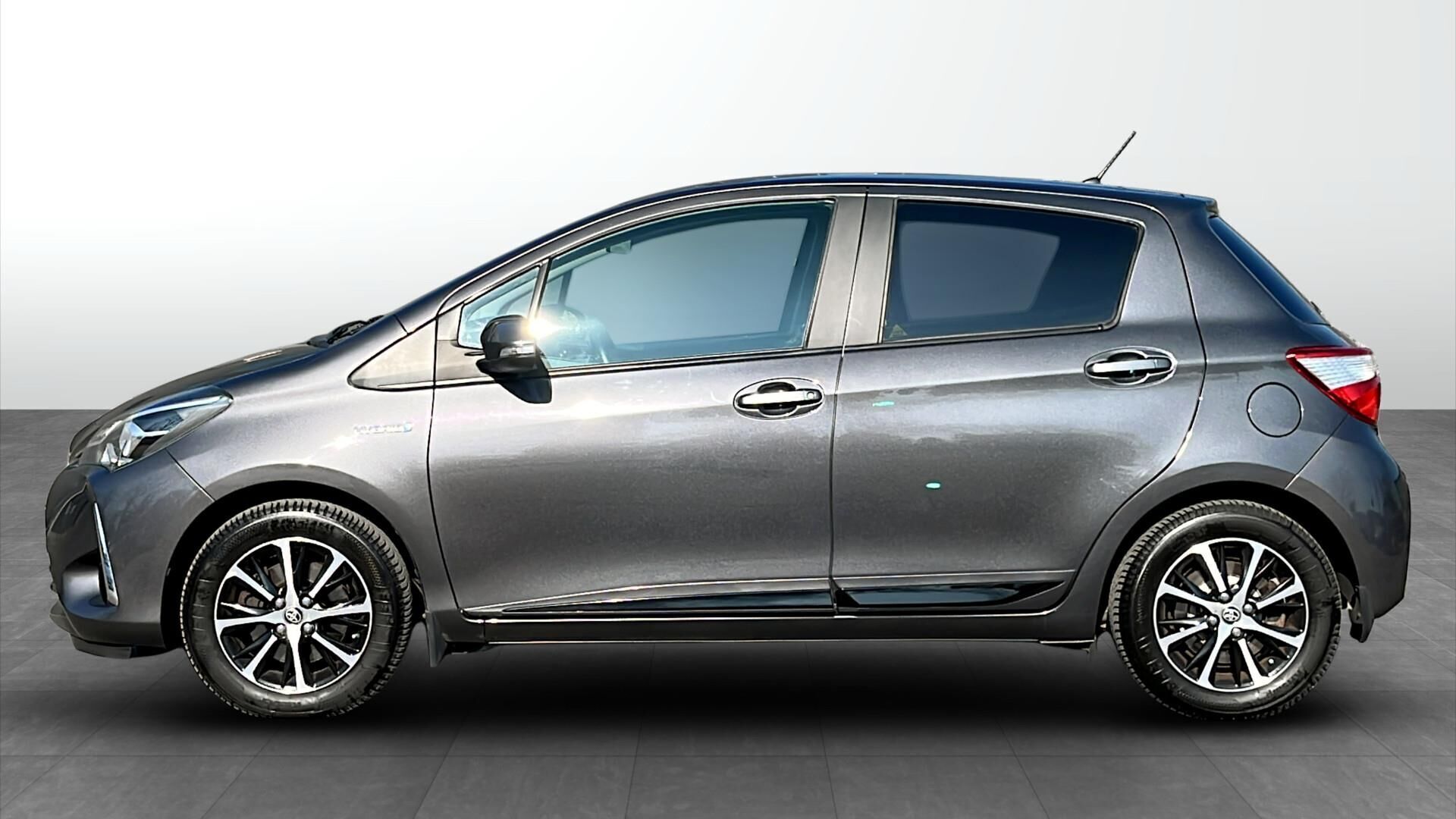 Toyota Yaris 1,5 Hybrid H2 Premium E-CVT 100HK 5d Trinl. Gear