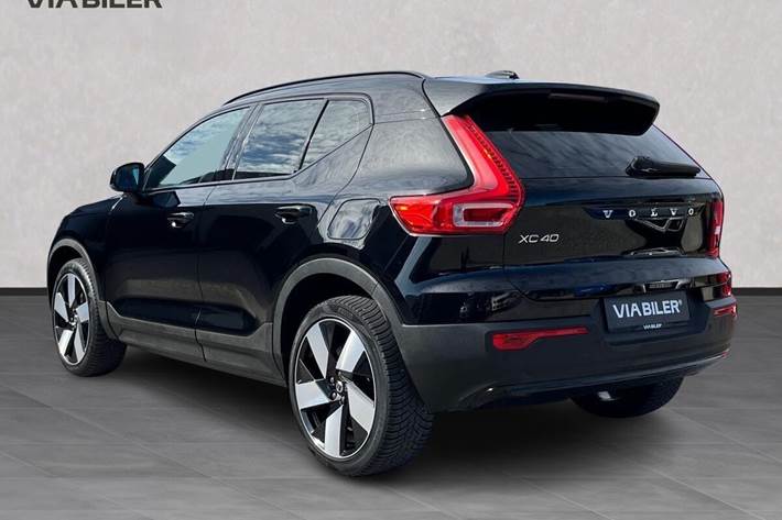 Sort Volvo XC40 fra 2023