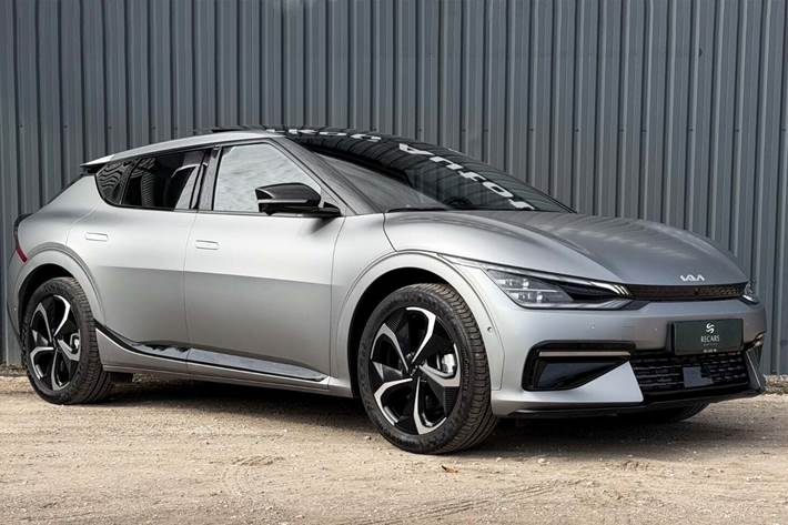Grå Kia EV6 fra 2024