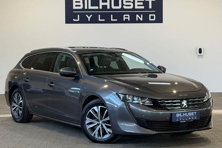 Grå Peugeot 508 fra 2021