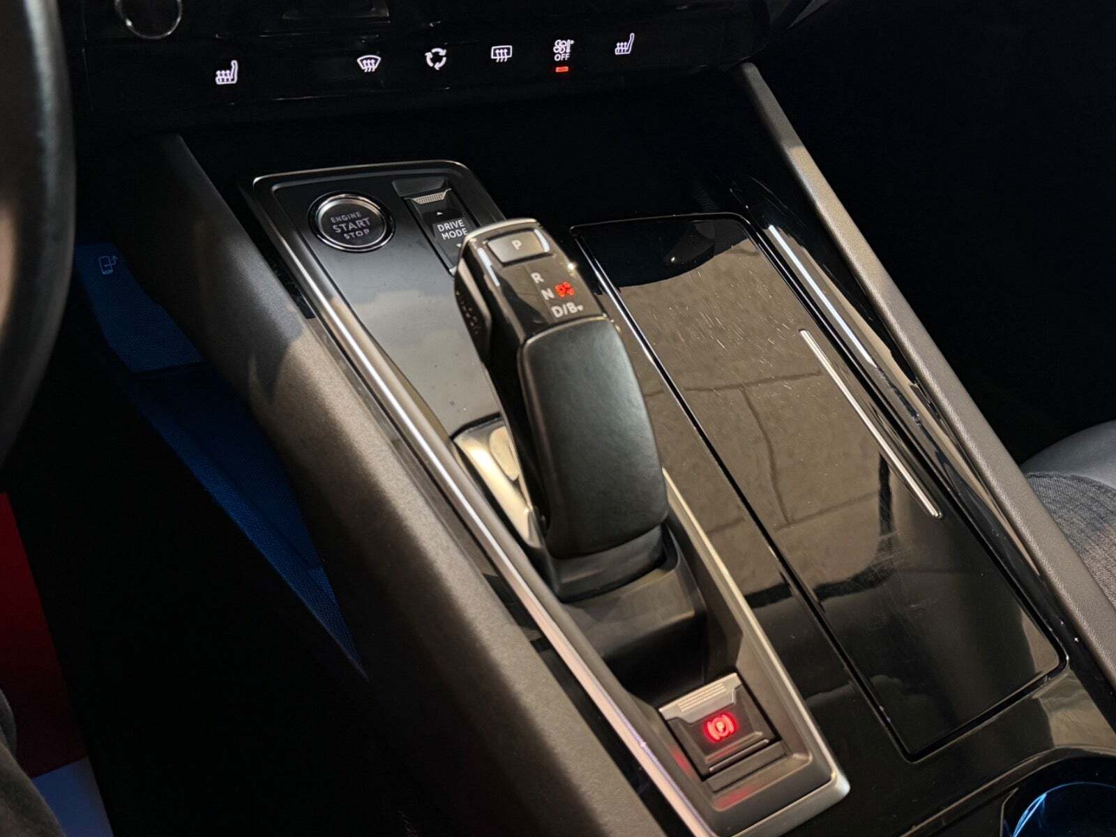 Grå Peugeot 508 fra 2021