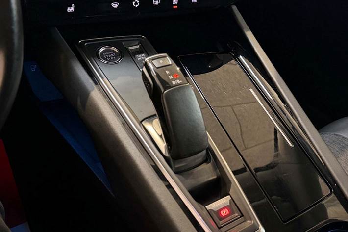 Grå Peugeot 508 fra 2021