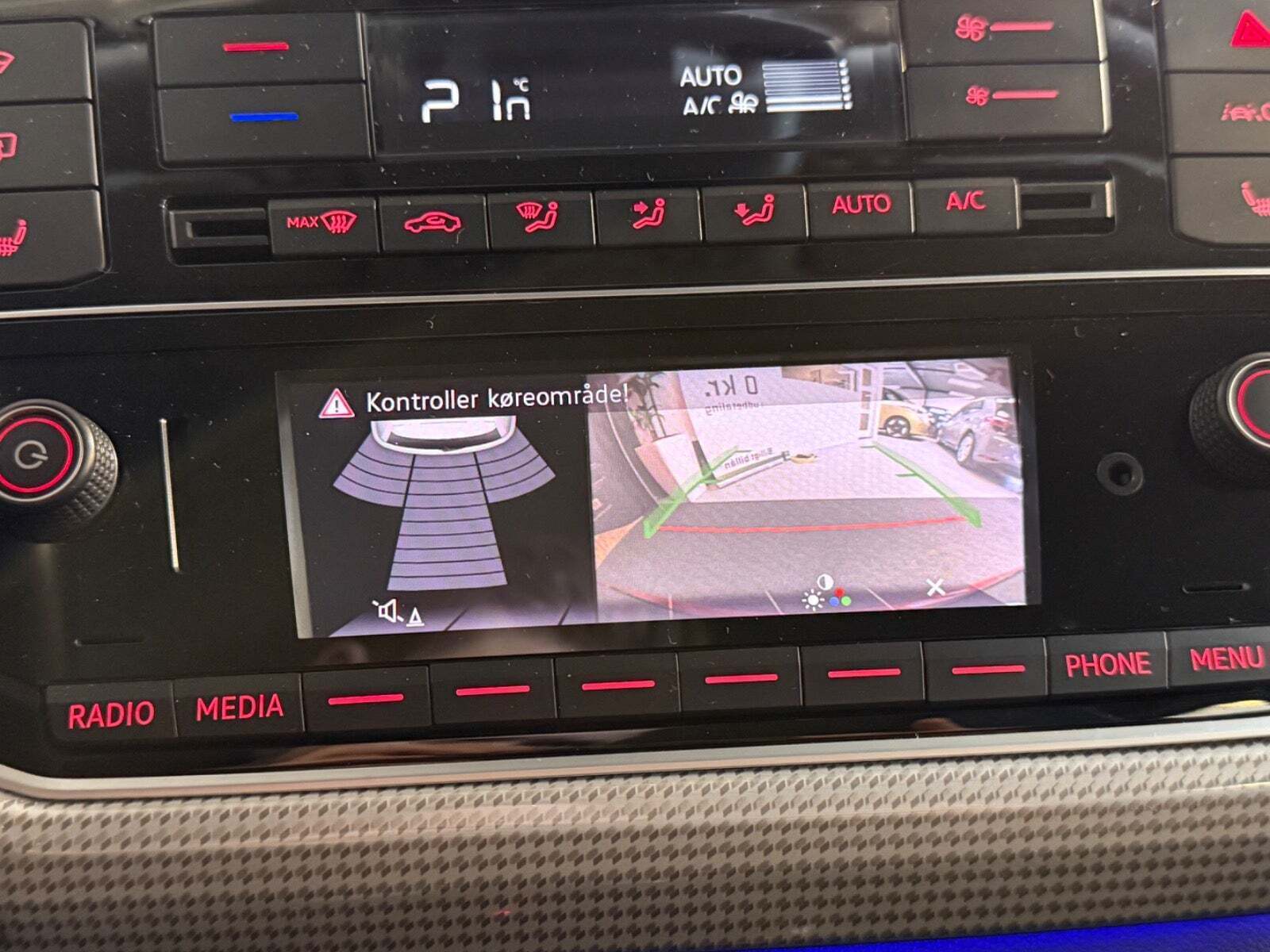 Rød VW E-UP! fra 2024