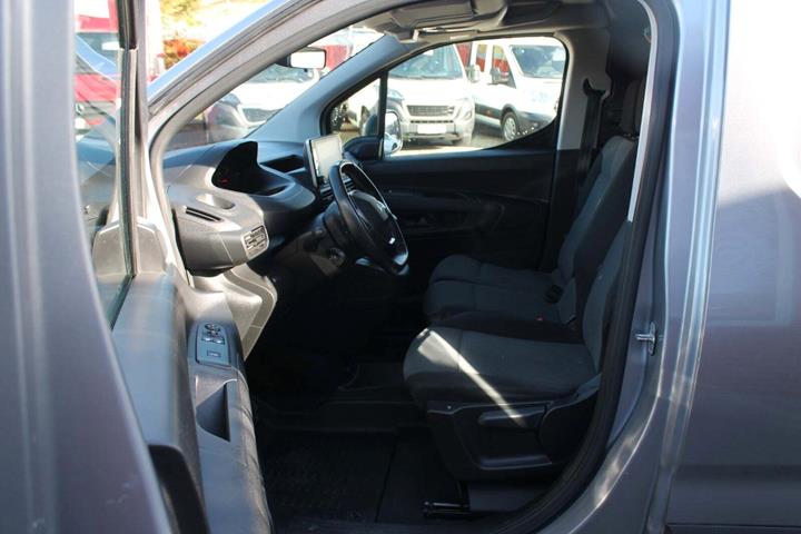 undefined Peugeot Partner fra 2021