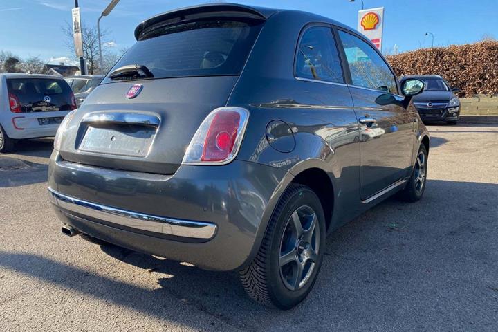 Grå Fiat 500 fra 2008