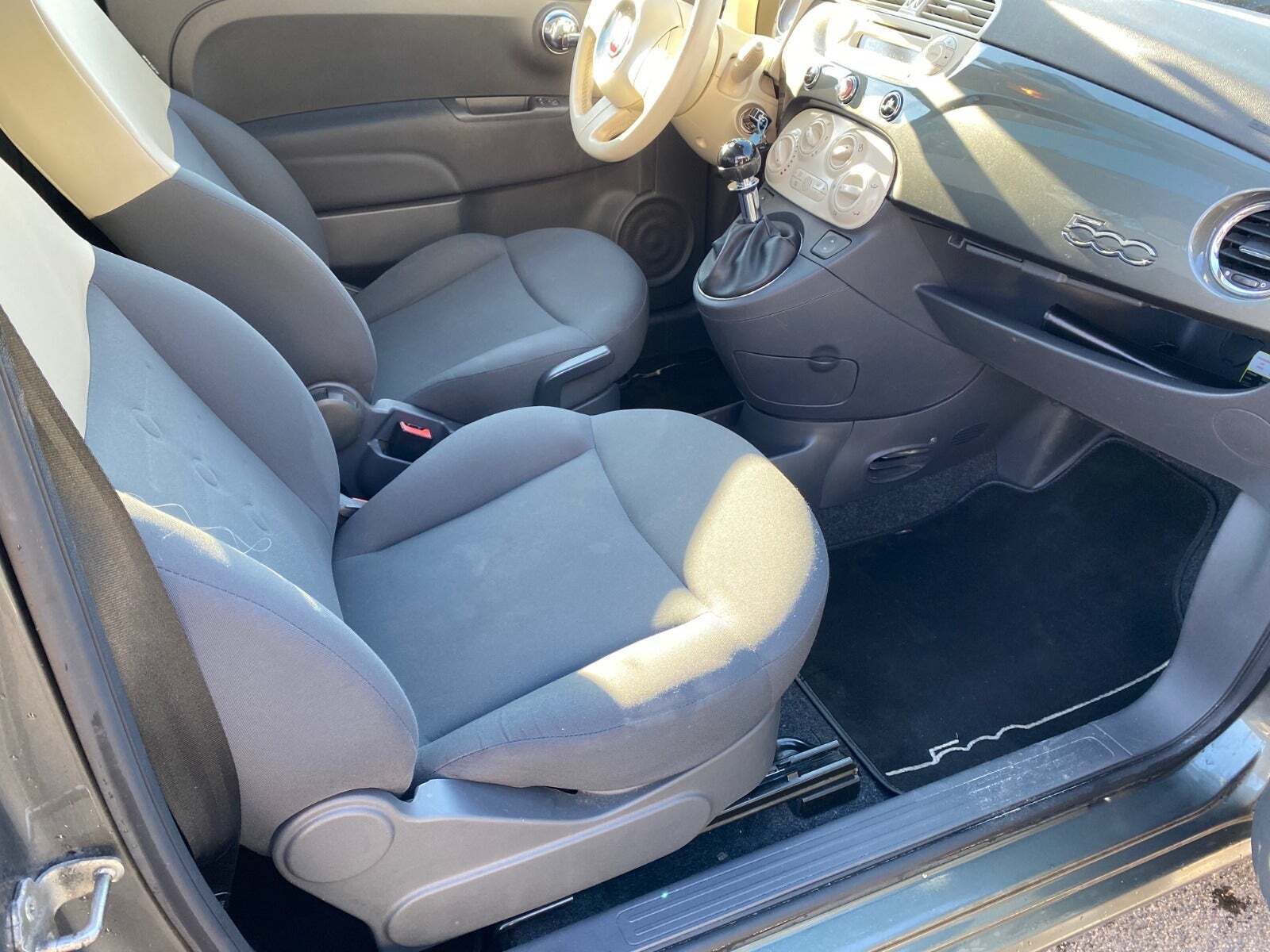 Grå Fiat 500 fra 2008