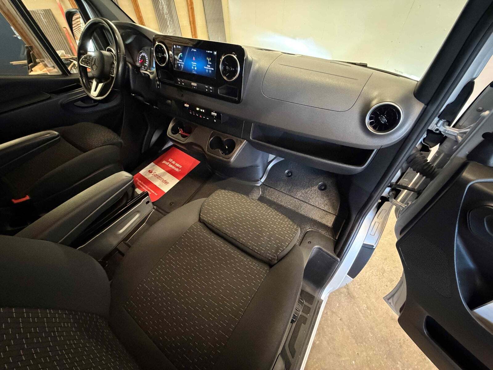 Mercedes Sprinter 319 2,0 CDi A2 Kassevogn aut. RWD