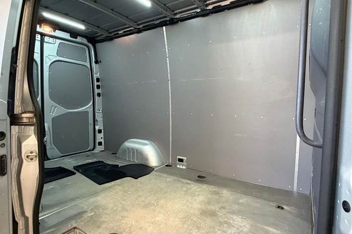 Sølv Mercedes Sprinter 319 fra 2022