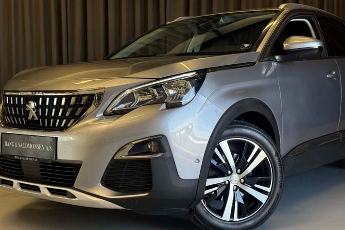 Grå Peugeot 3008 fra 2017