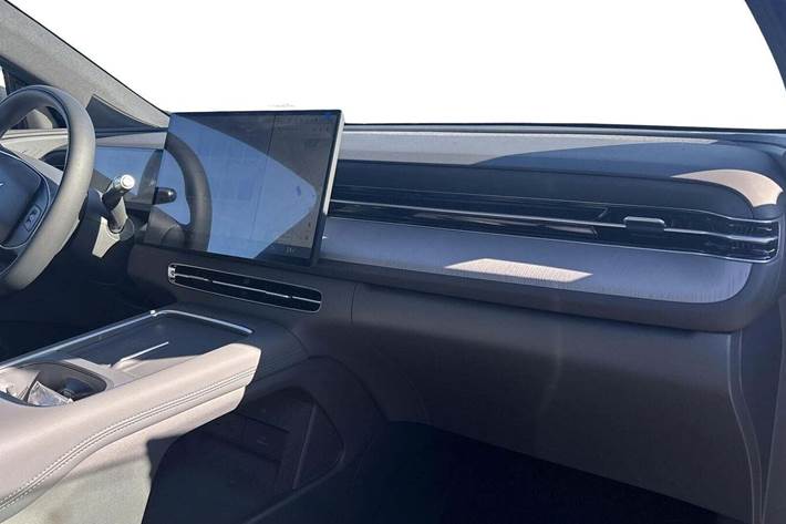 Grå Xpeng G6 fra 2026